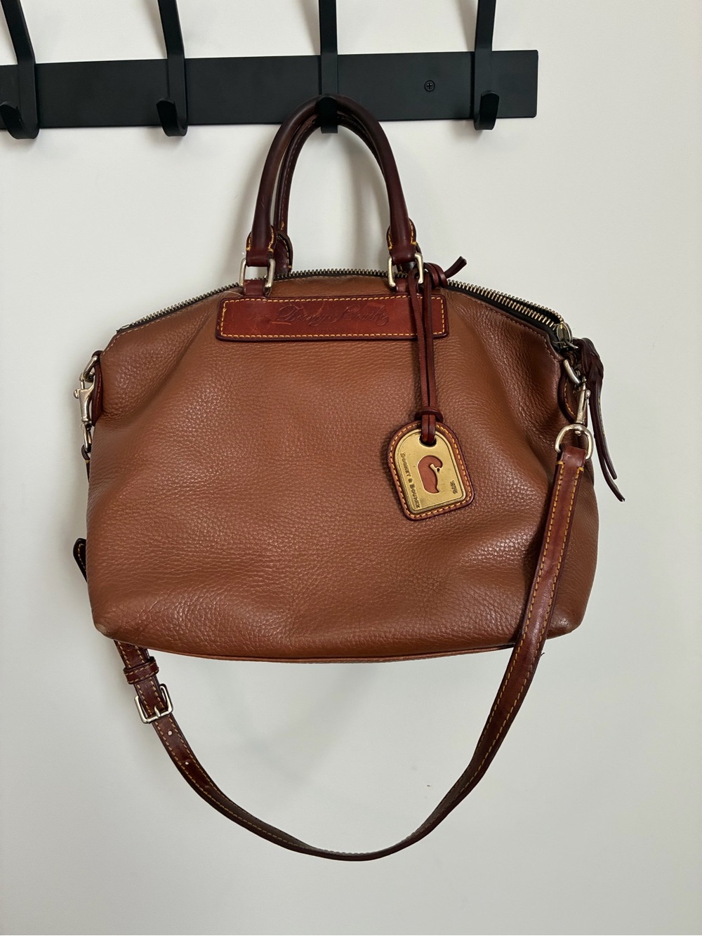 Vintage Dooney & Bourke Genuine Florentine Vachetta Leather Crossbody J0872669 - Picture 5 of 15